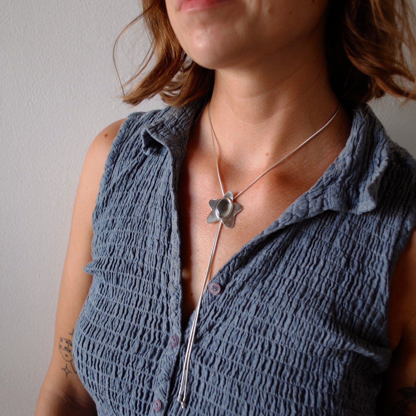 Black Mother of Pearl Star Bolo Tie
